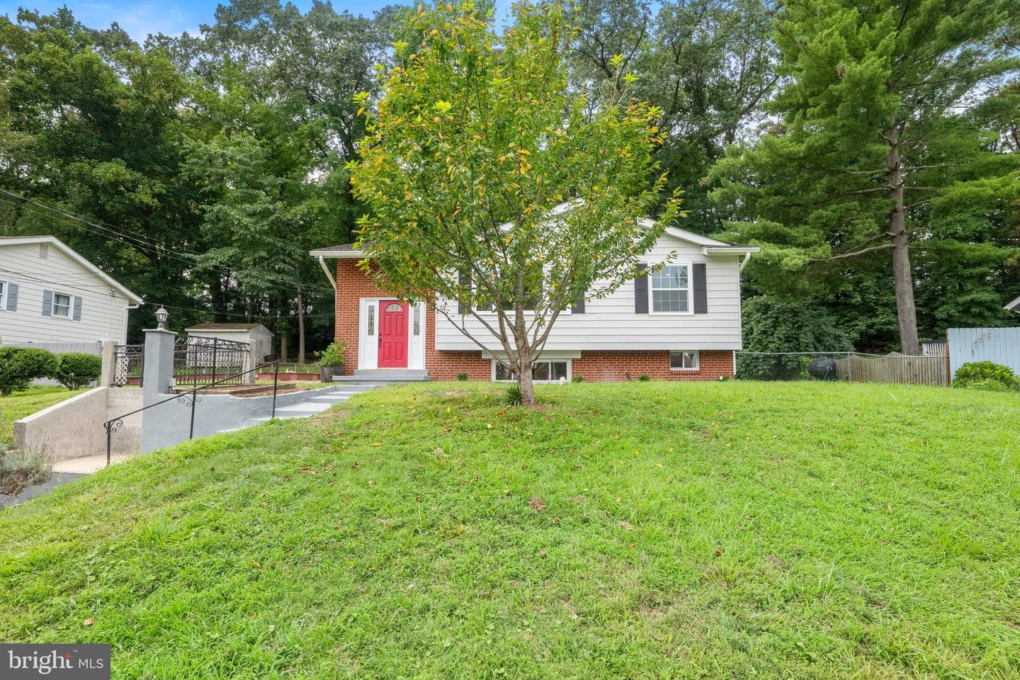 8912 Sylvania Street photo 2