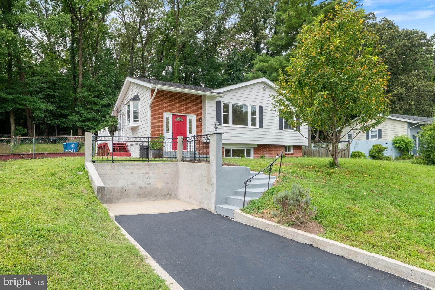 8912 Sylvania Street photo 3