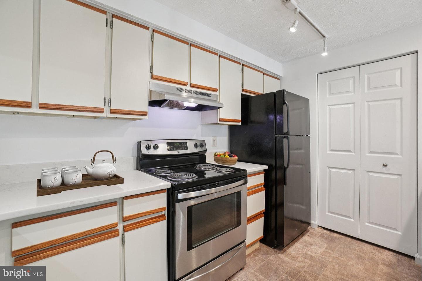 8386 Brockham Drive photo 8