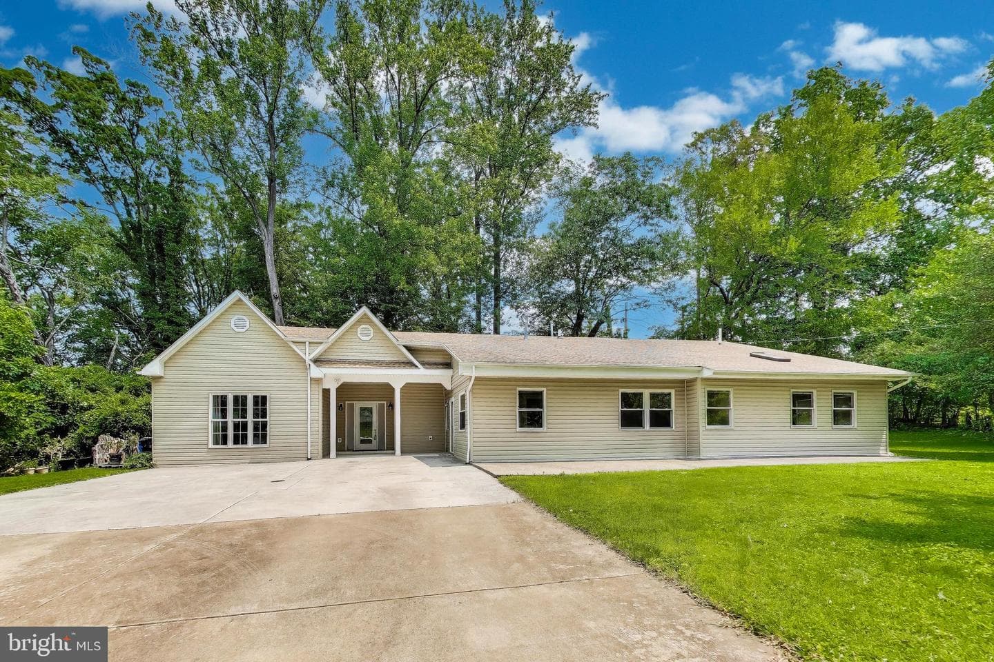 3603 John Court photo 2