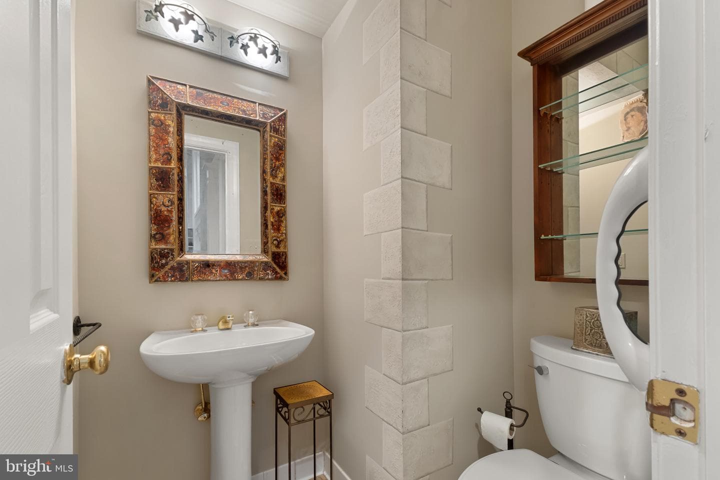 1201 Essex Manor Court photo 24