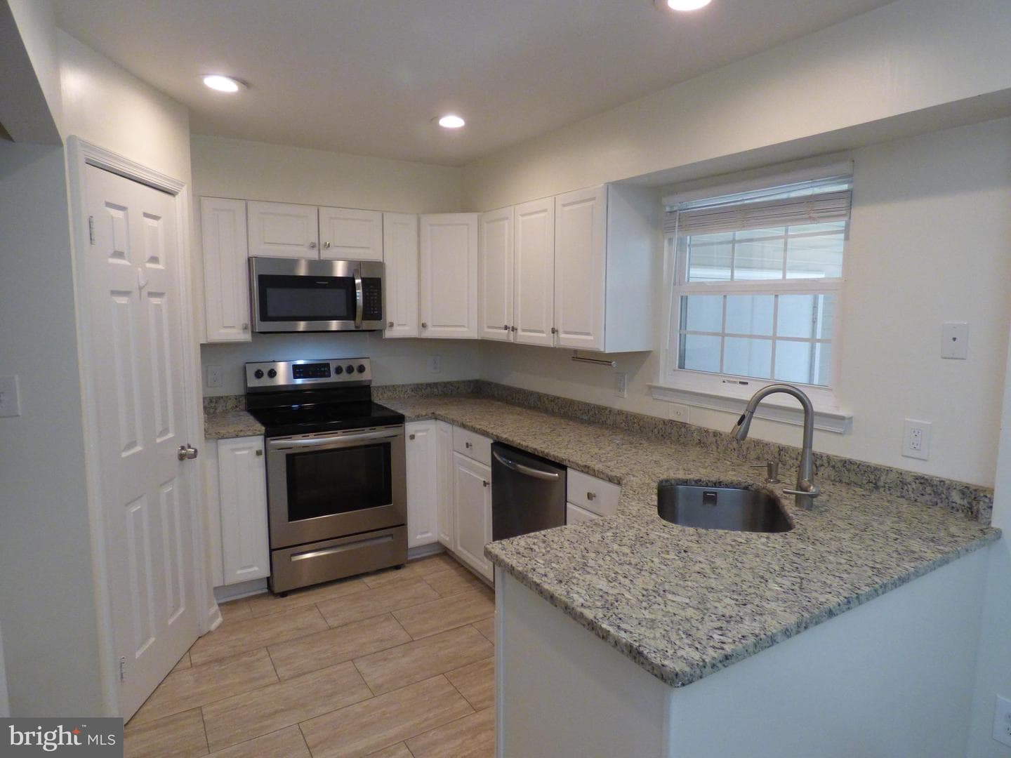 6123 Rocky Way Court photo 9