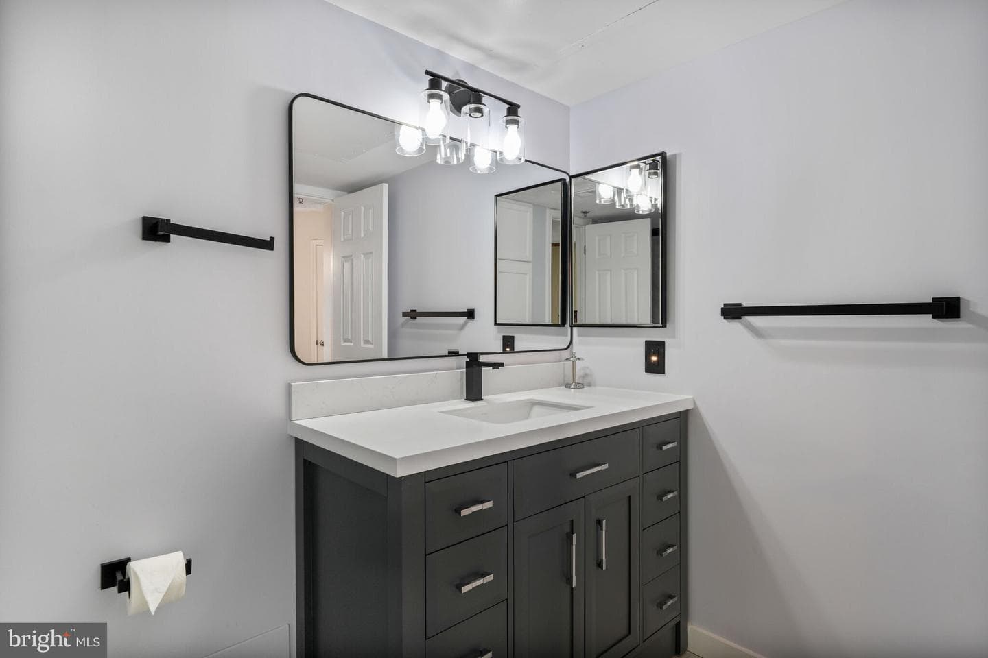 1524 Lincoln Way #406 photo 11
