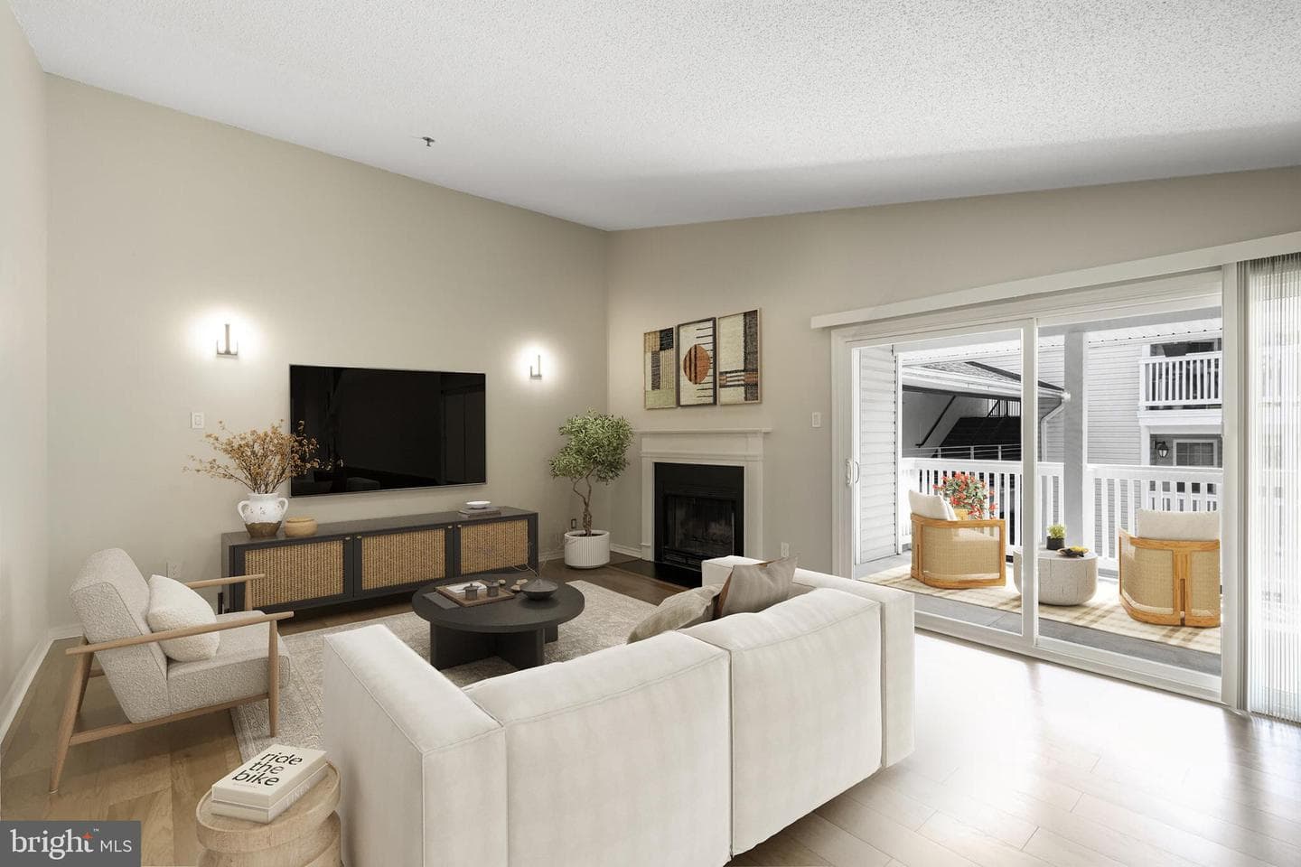 1524 Lincoln Way #406 photo 4