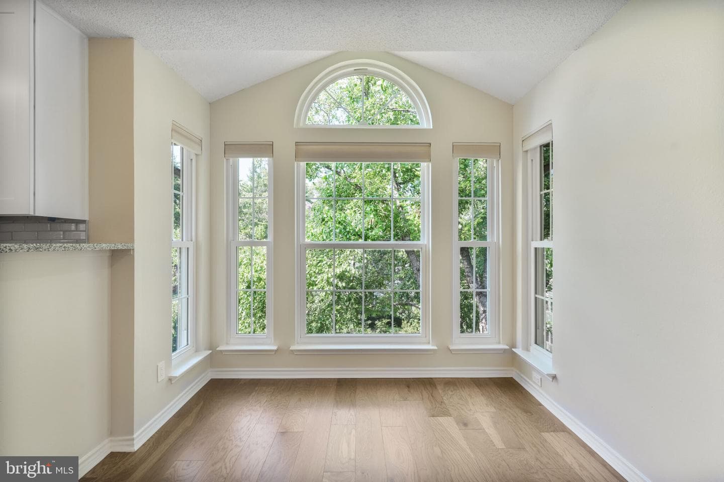 1524 Lincoln Way #406 photo 7