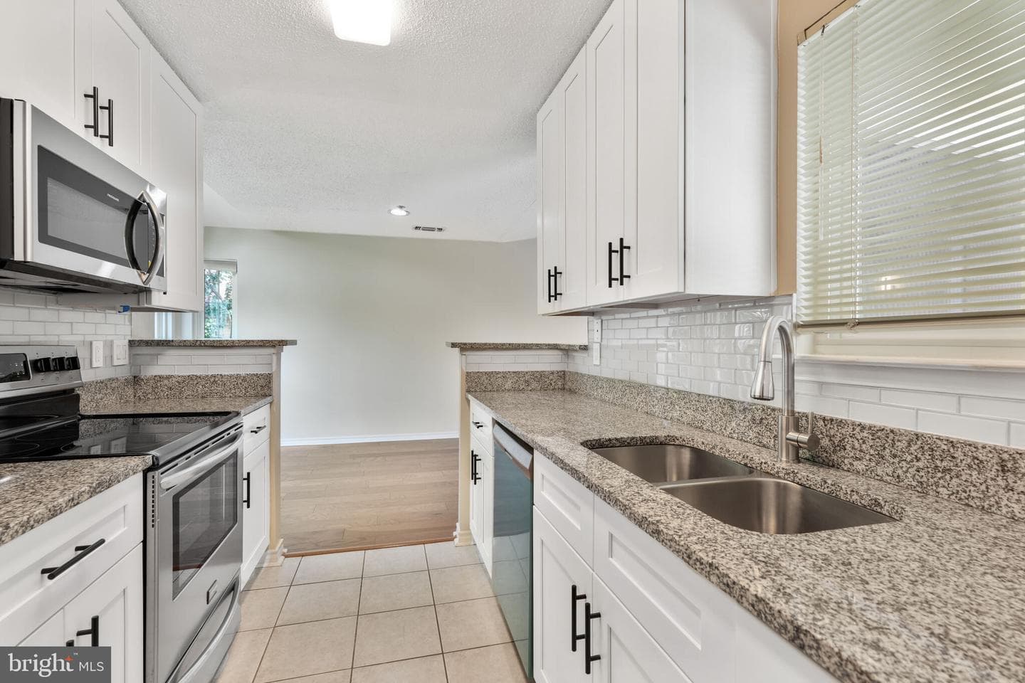 1524 Lincoln Way #406 photo 9