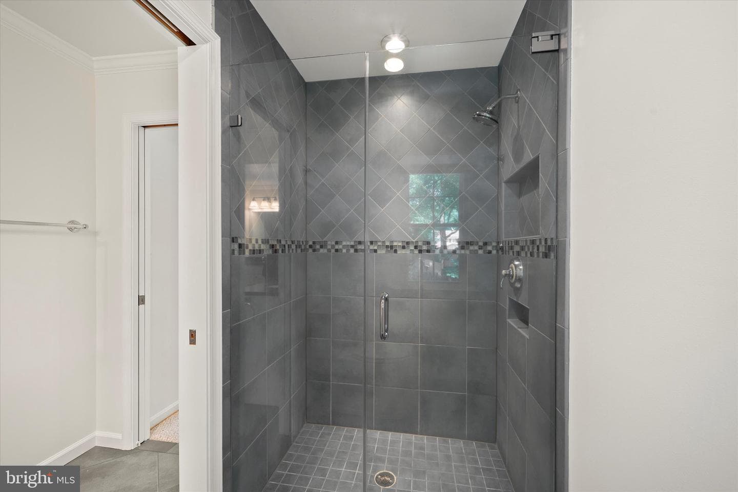 8604 Pilgrim Court photo 27