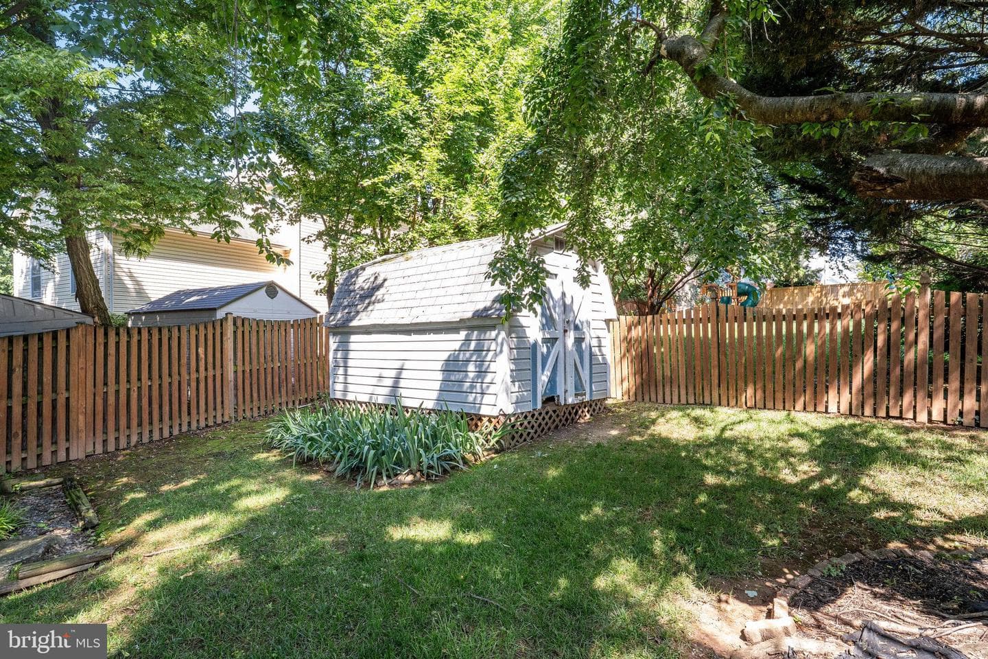 2052 Arch Drive photo 18