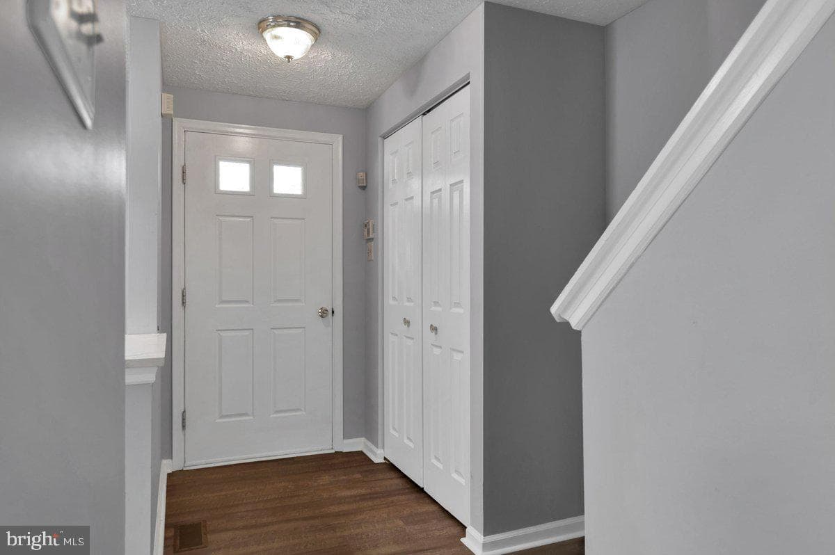 8549 Blackfoot Court photo 4