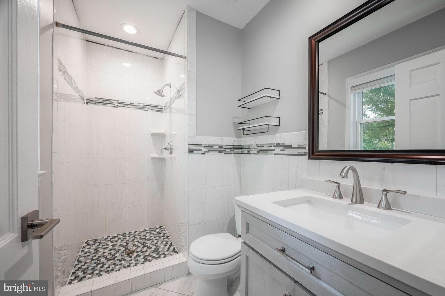 6065 Hardwick Place photo 14