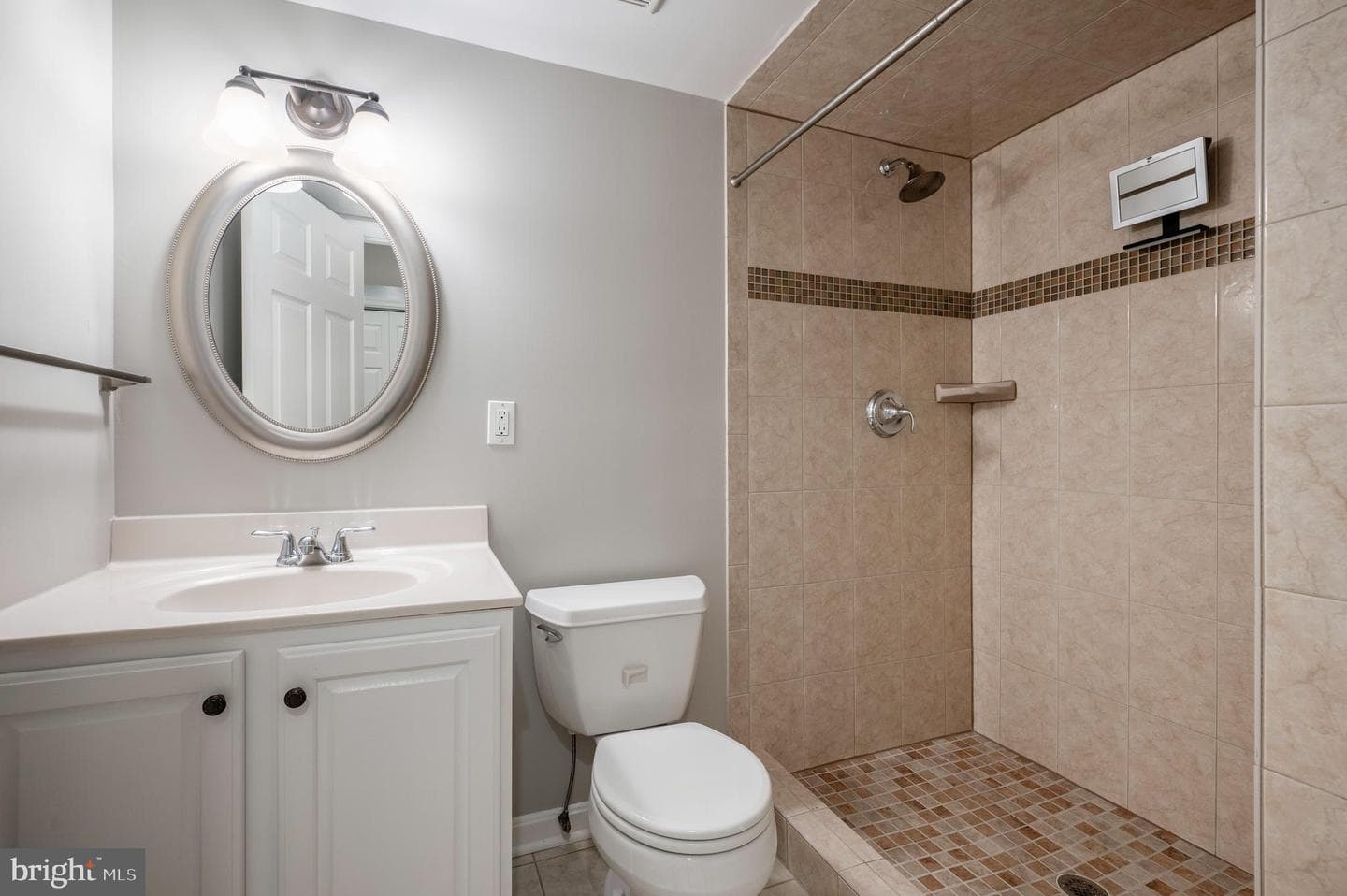 6065 Hardwick Place photo 22
