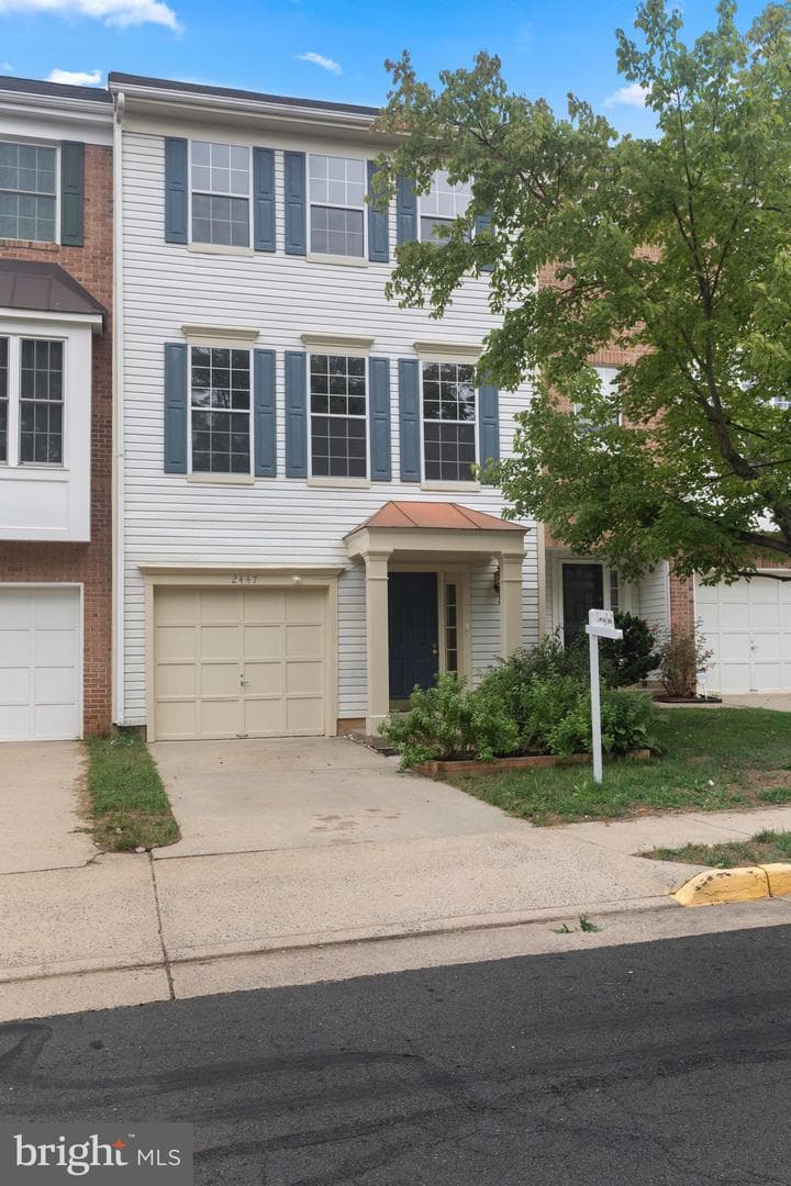 2447 Clover Field Circle photo 1