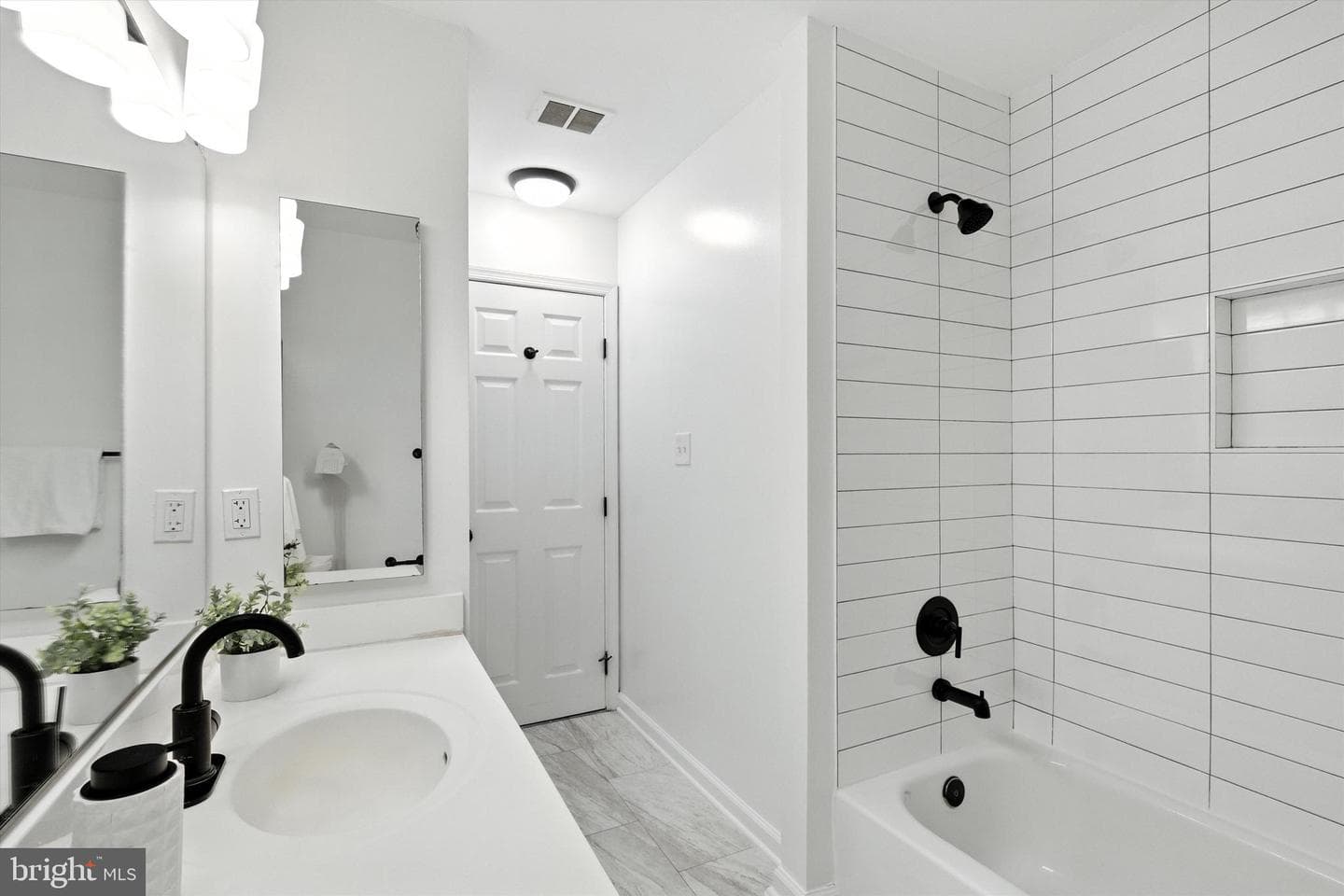 7495 Gadsby Square photo 29