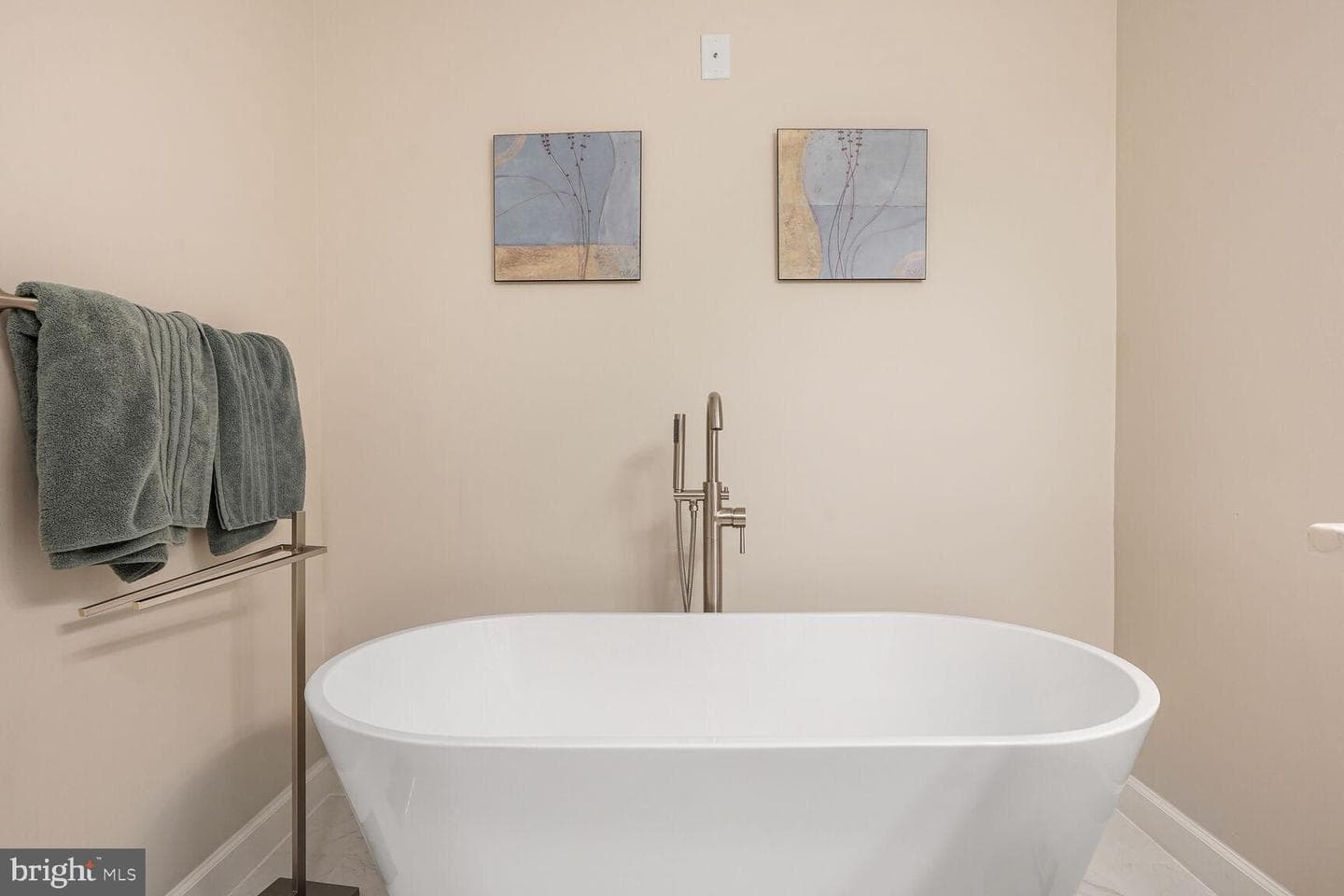 2663 Manhattan Place #111 photo 24