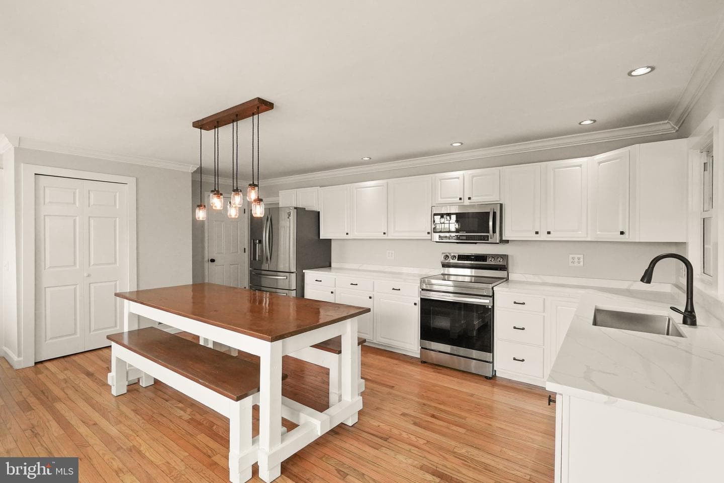 9423 Ox Road photo 17
