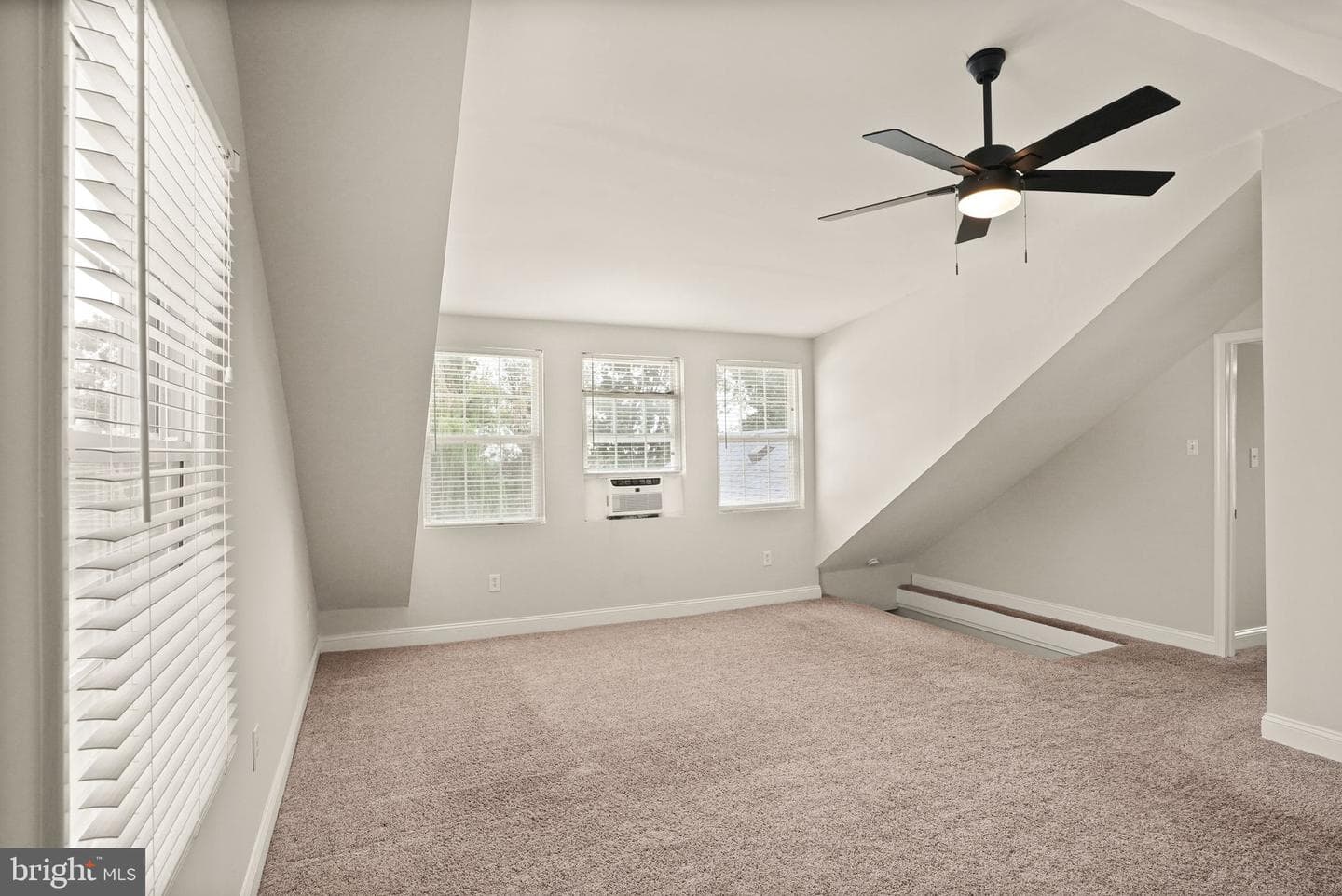 9423 Ox Road photo 31