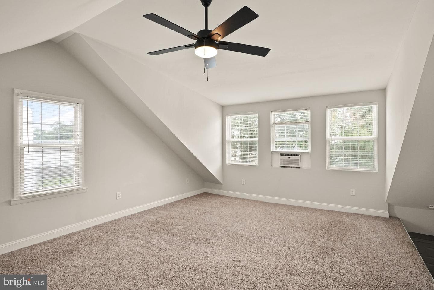 9423 Ox Road photo 32