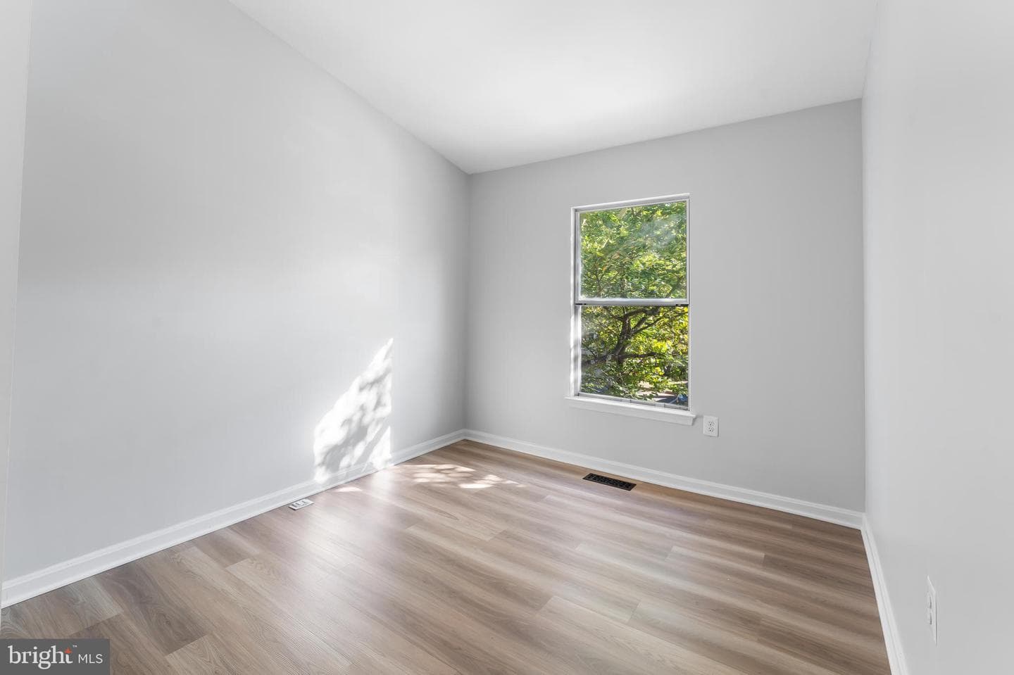 9626 Pierrpont Street photo 13