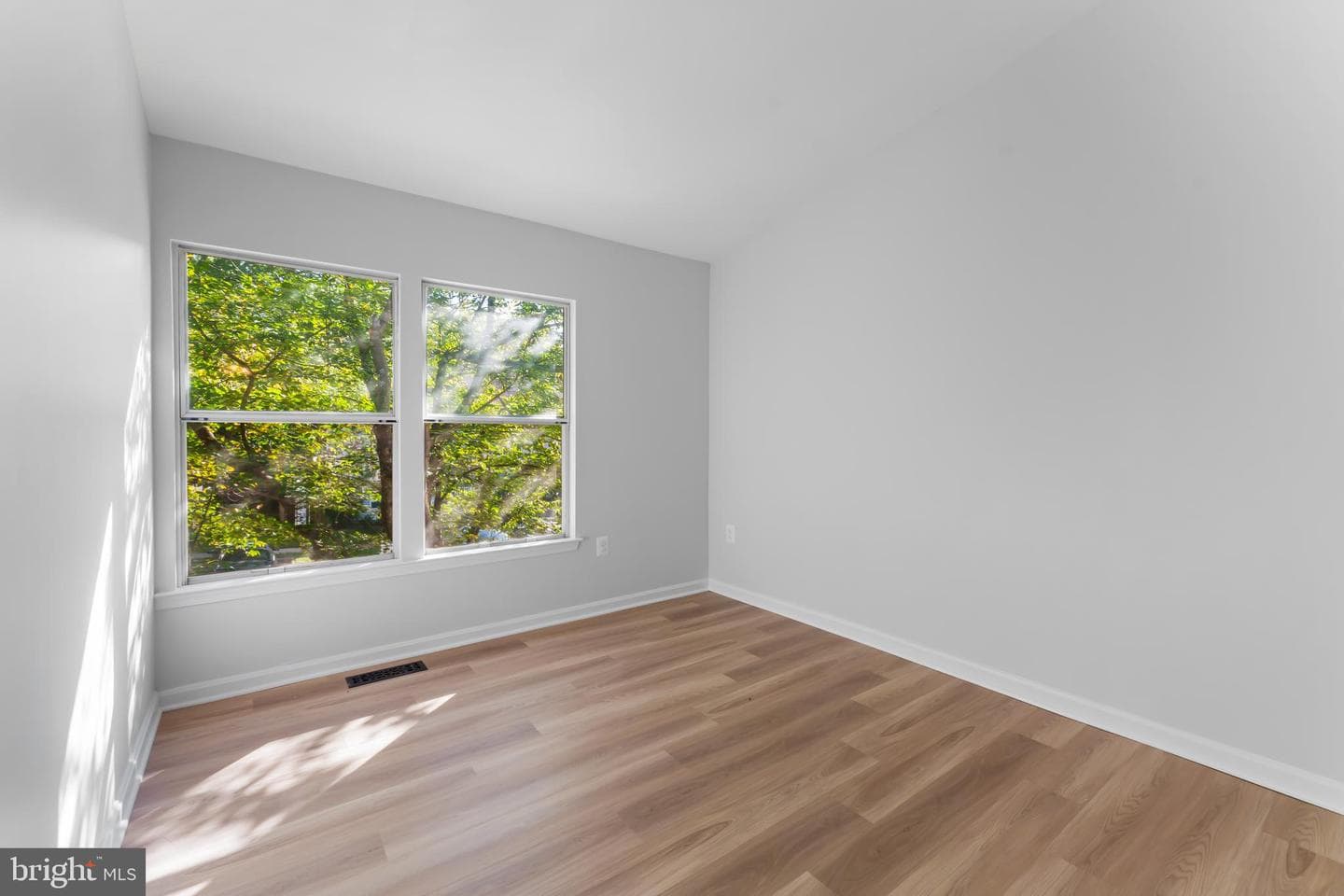 9626 Pierrpont Street photo 15
