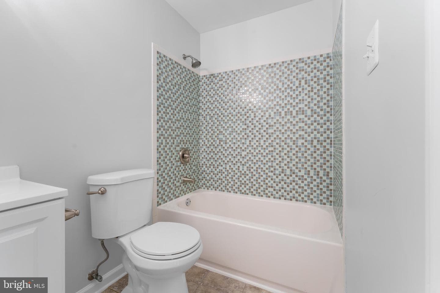 9626 Pierrpont Street photo 17