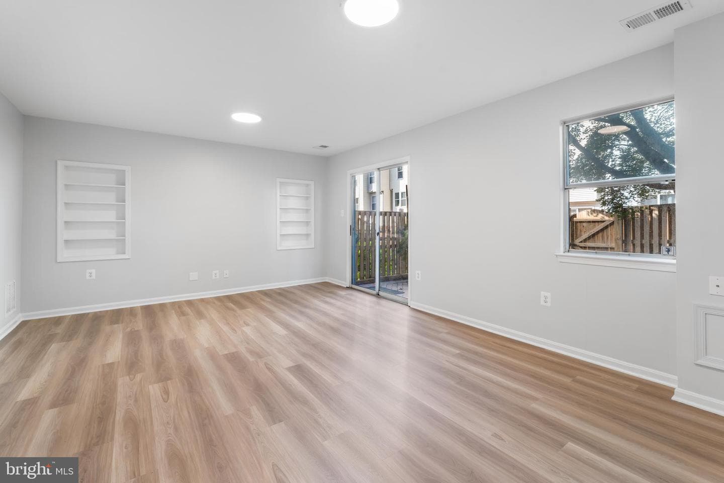 9626 Pierrpont Street photo 24