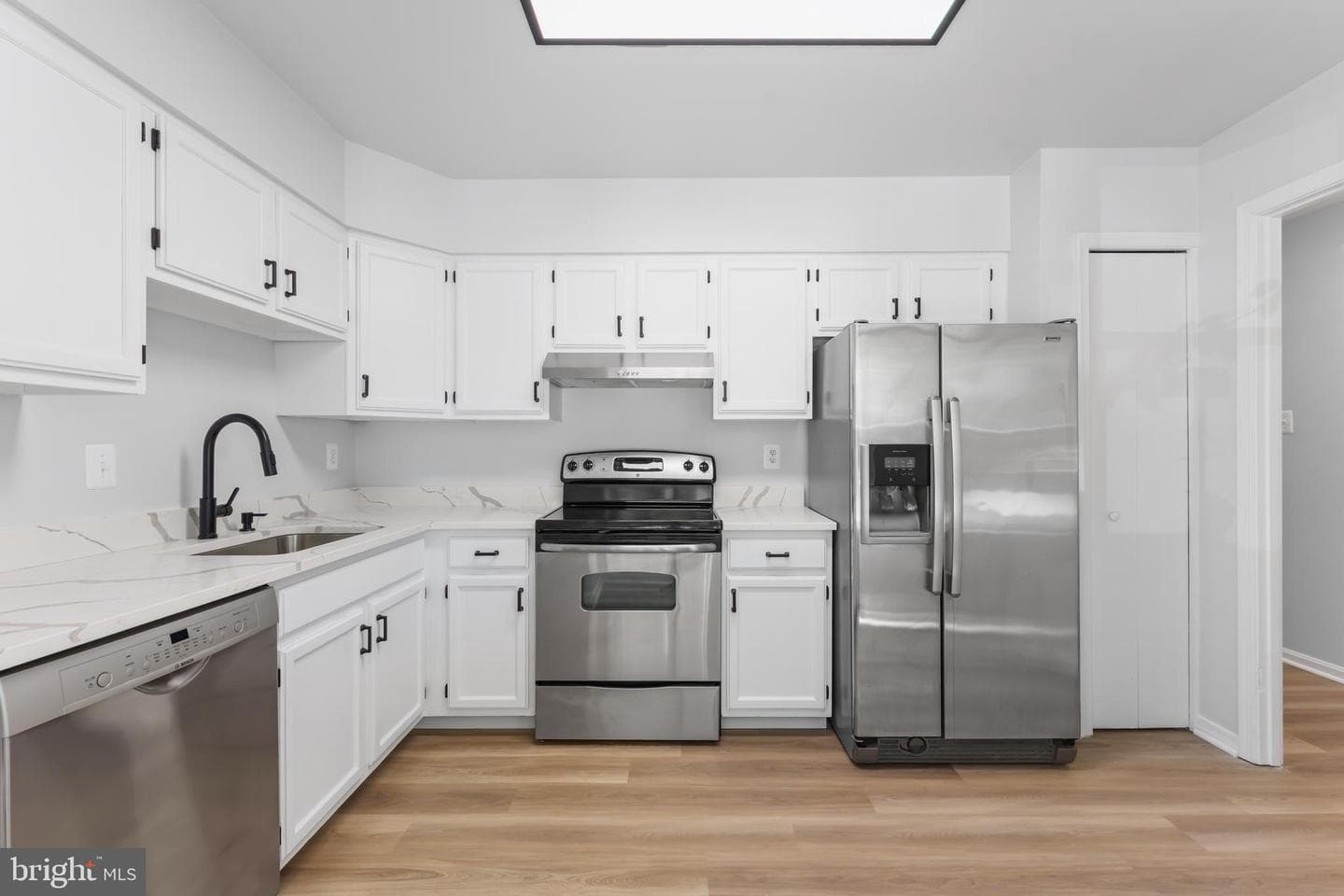 9626 Pierrpont Street photo 6