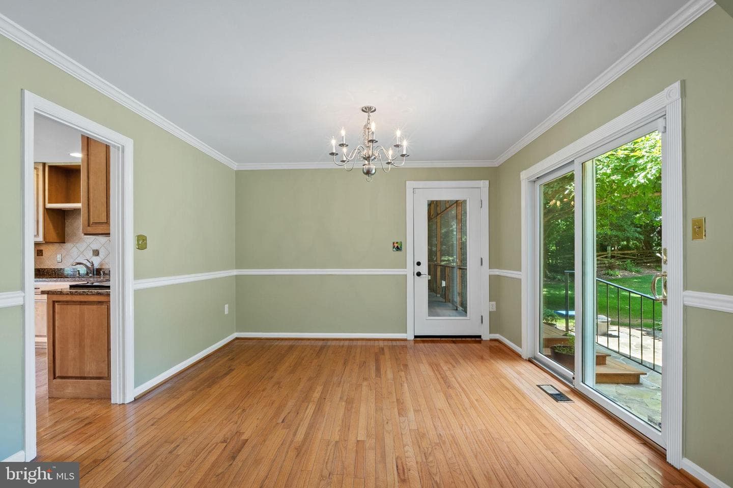 5265 Ofaly Road photo 10