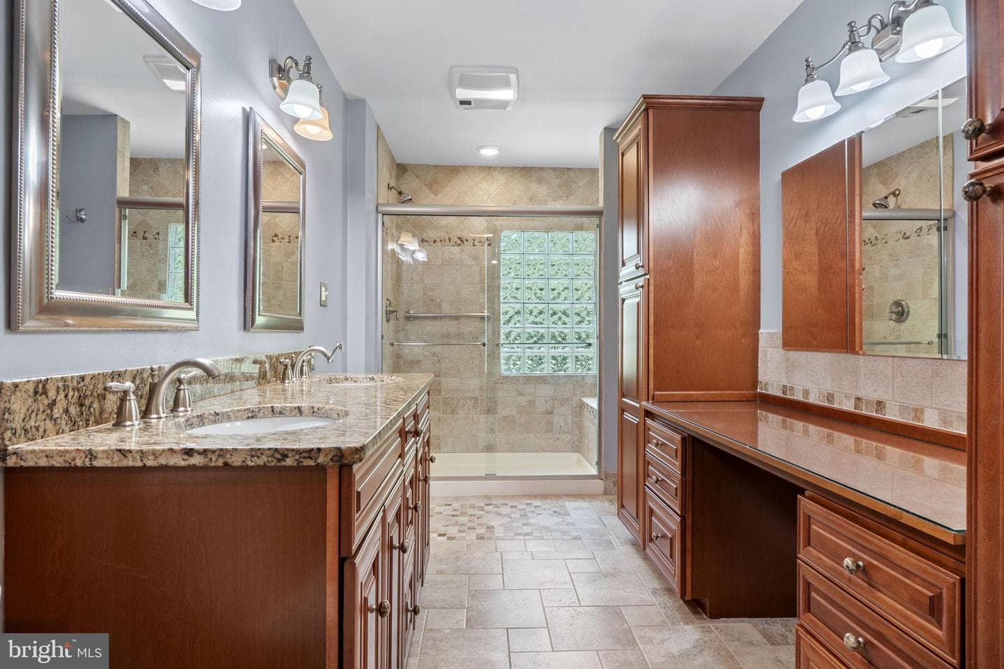 5265 Ofaly Road photo 24