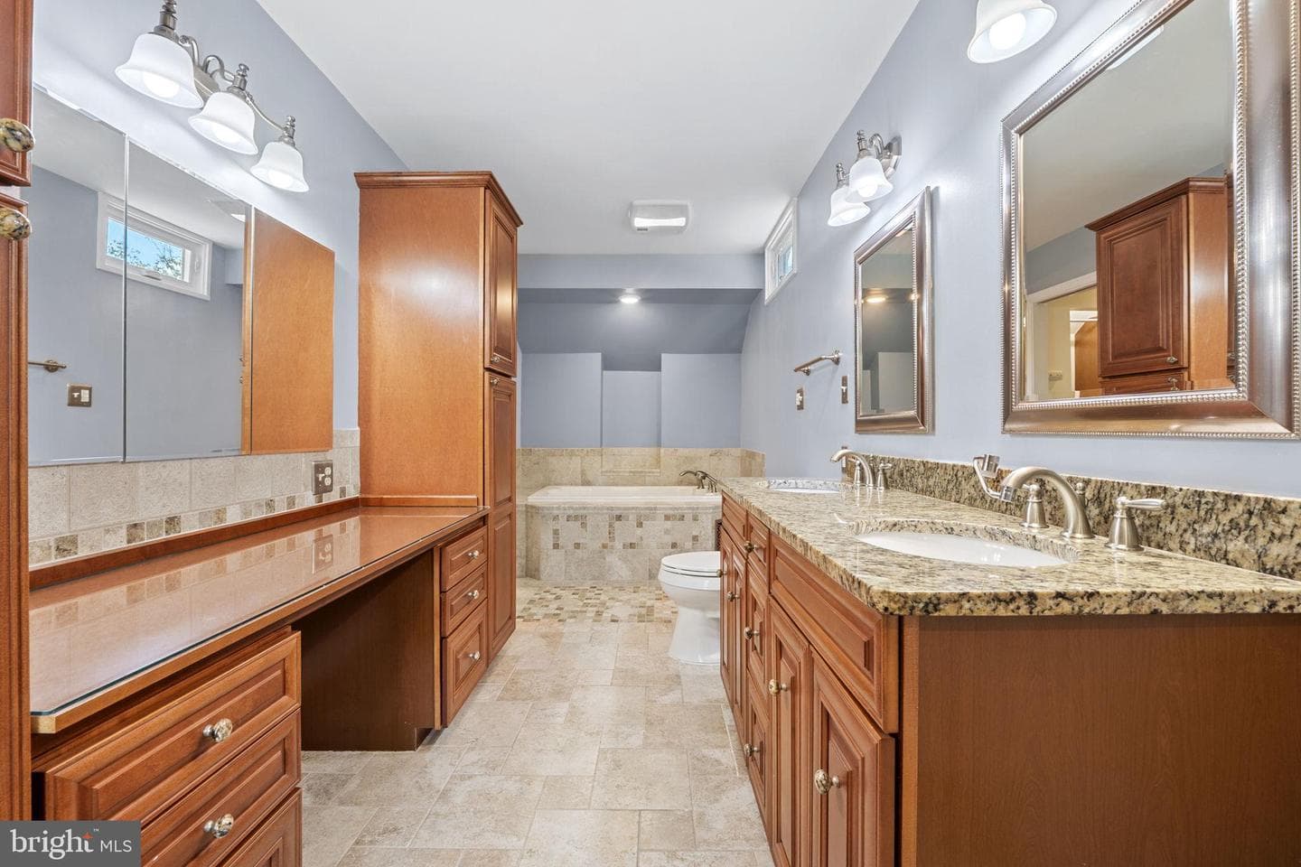 5265 Ofaly Road photo 25