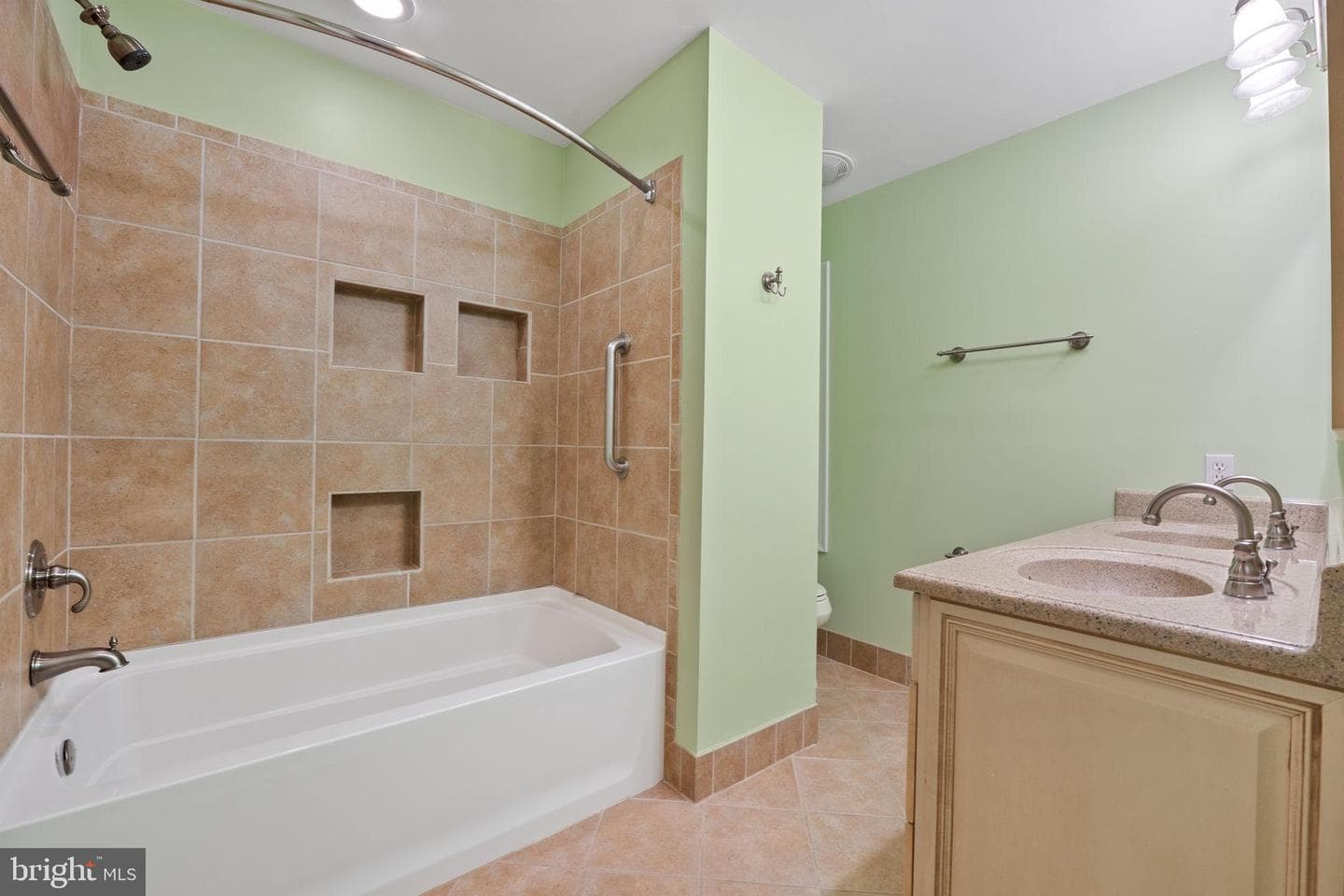 5265 Ofaly Road photo 29