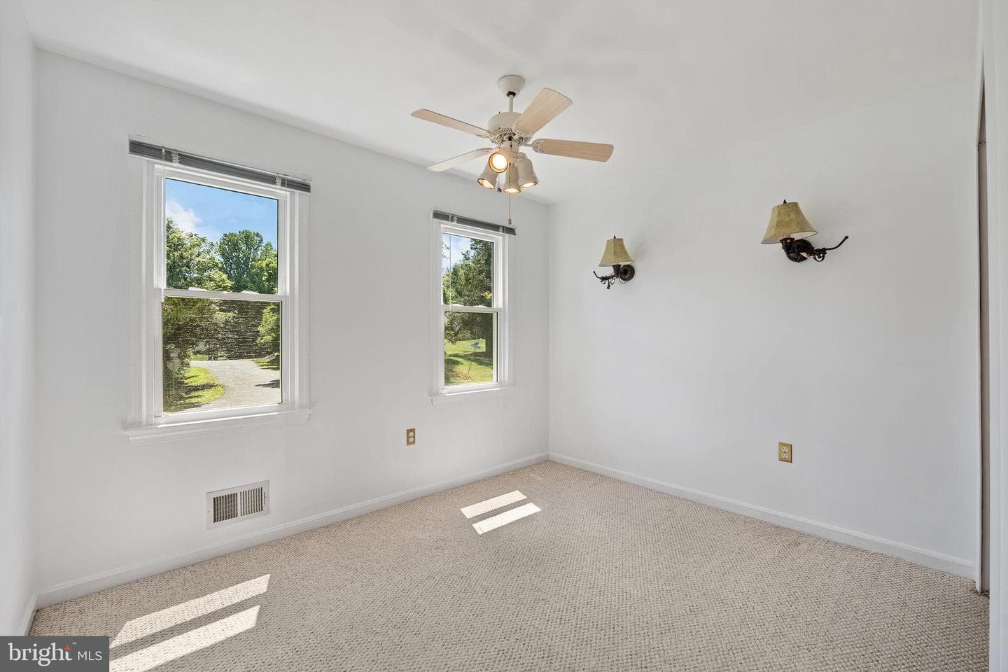 5265 Ofaly Road photo 35