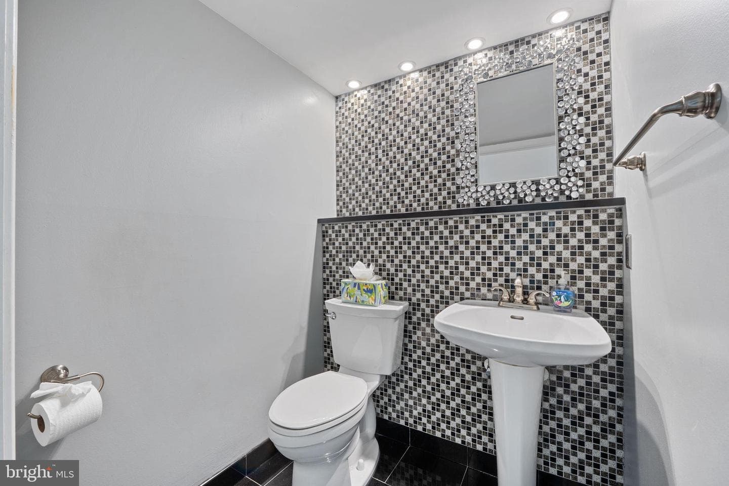 5265 Ofaly Road photo 45