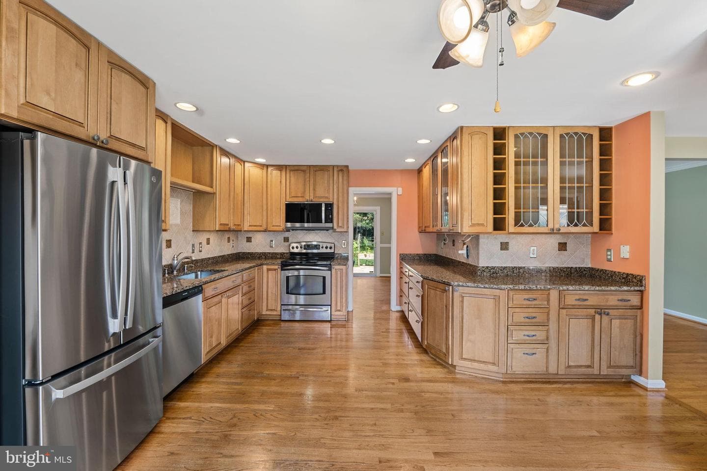 5265 Ofaly Road photo 8