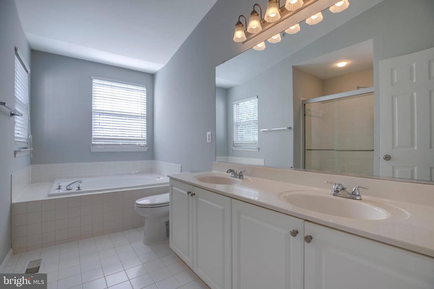 4311 Chariot Court #122 photo 22