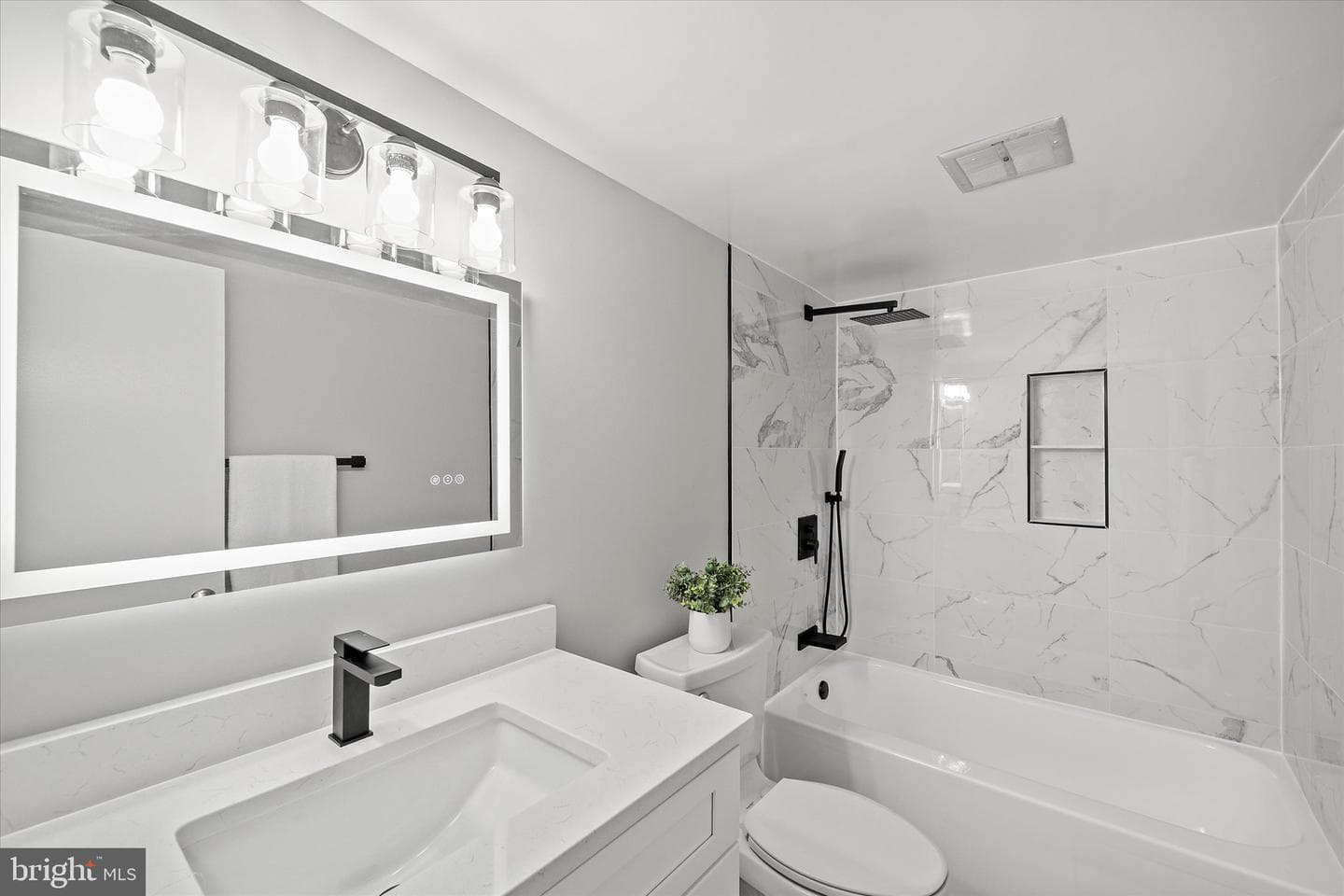 12721 Carlsbad Court photo 22