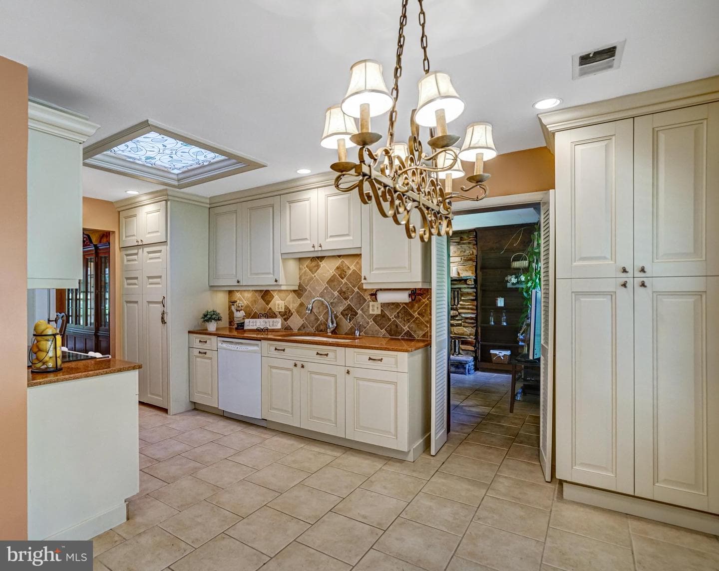 6425 Montrose Street photo 20