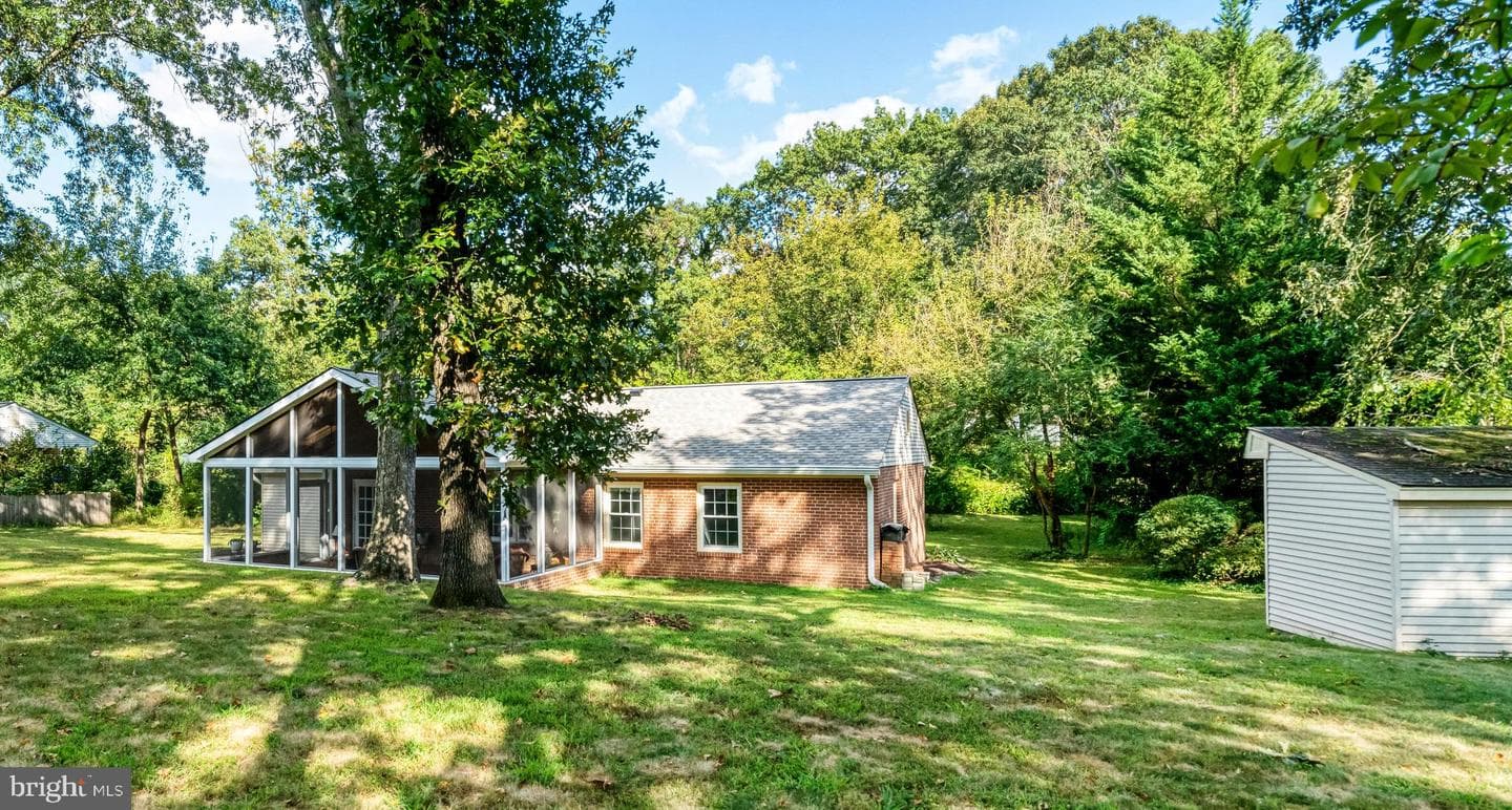 6425 Montrose Street photo 46