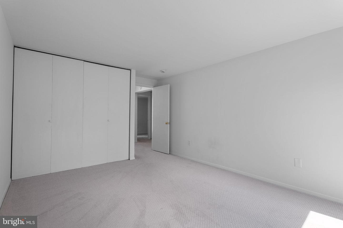 1806 N Shore Court photo 14