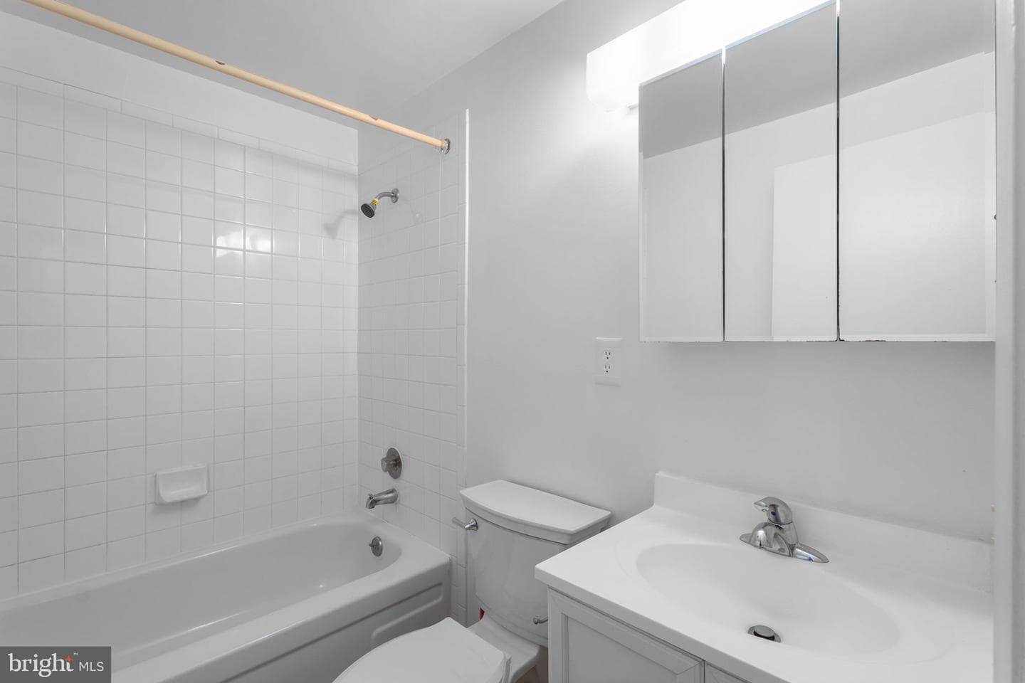 1806 N Shore Court photo 18