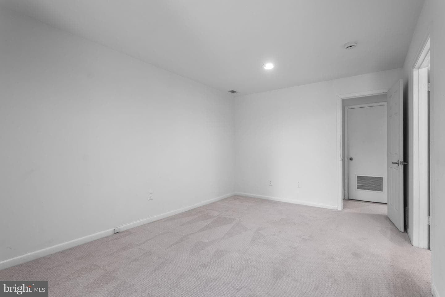 1806 N Shore Court photo 28