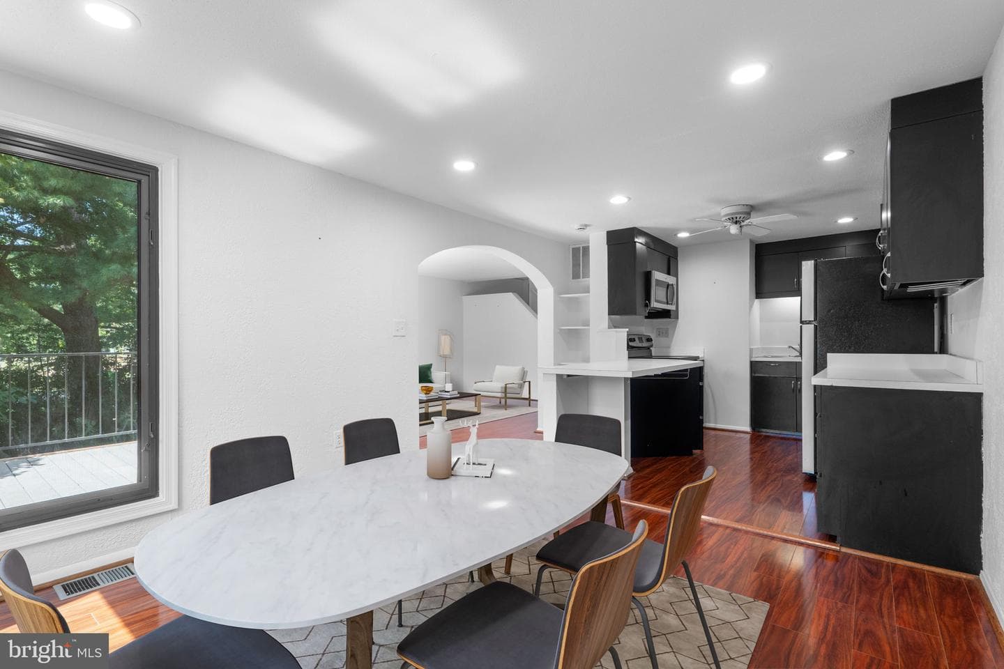 1806 N Shore Court photo 4