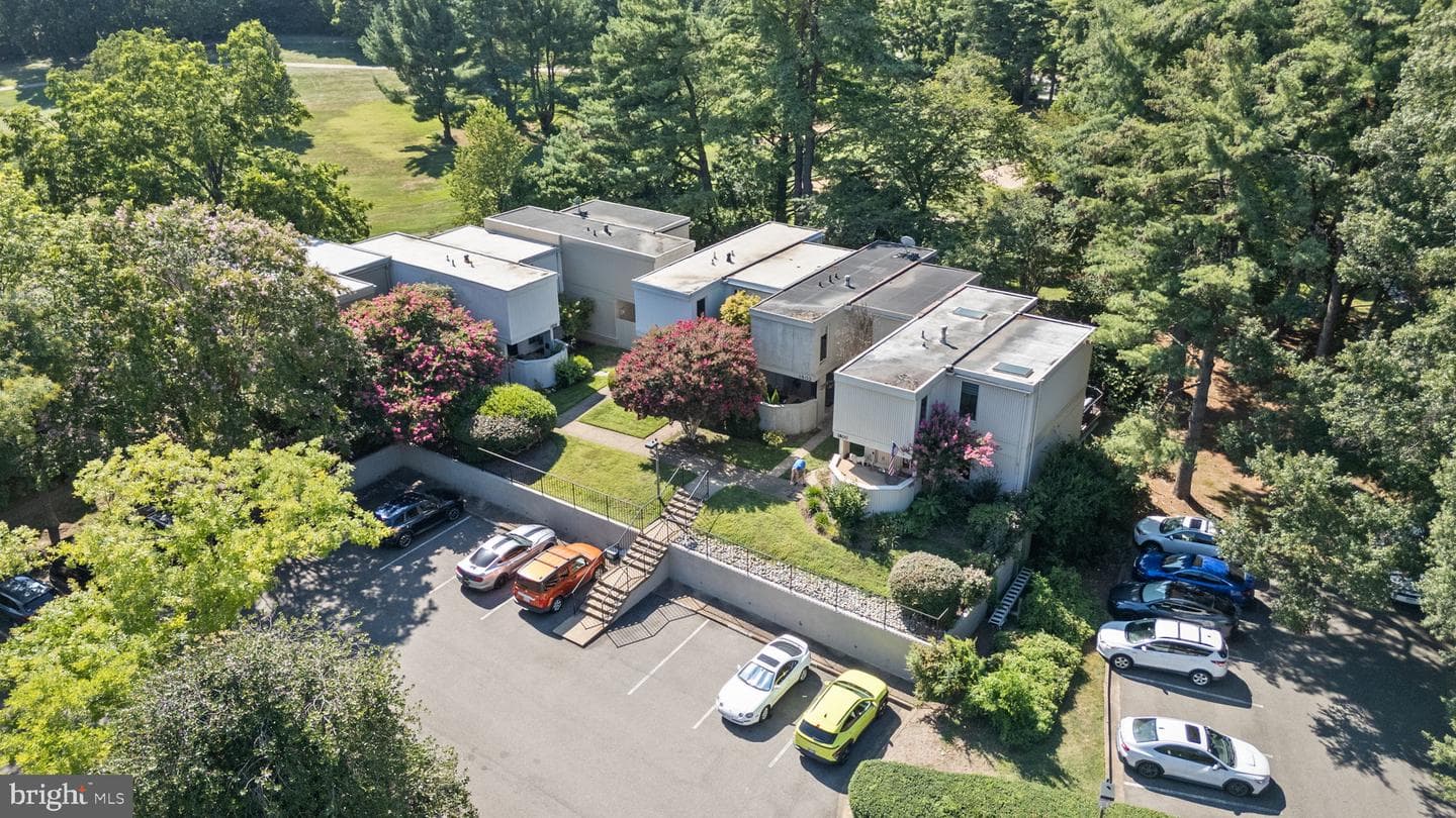 1806 N Shore Court photo 48