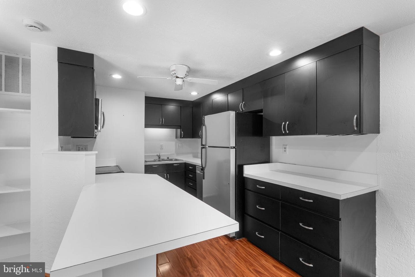 1806 N Shore Court photo 8