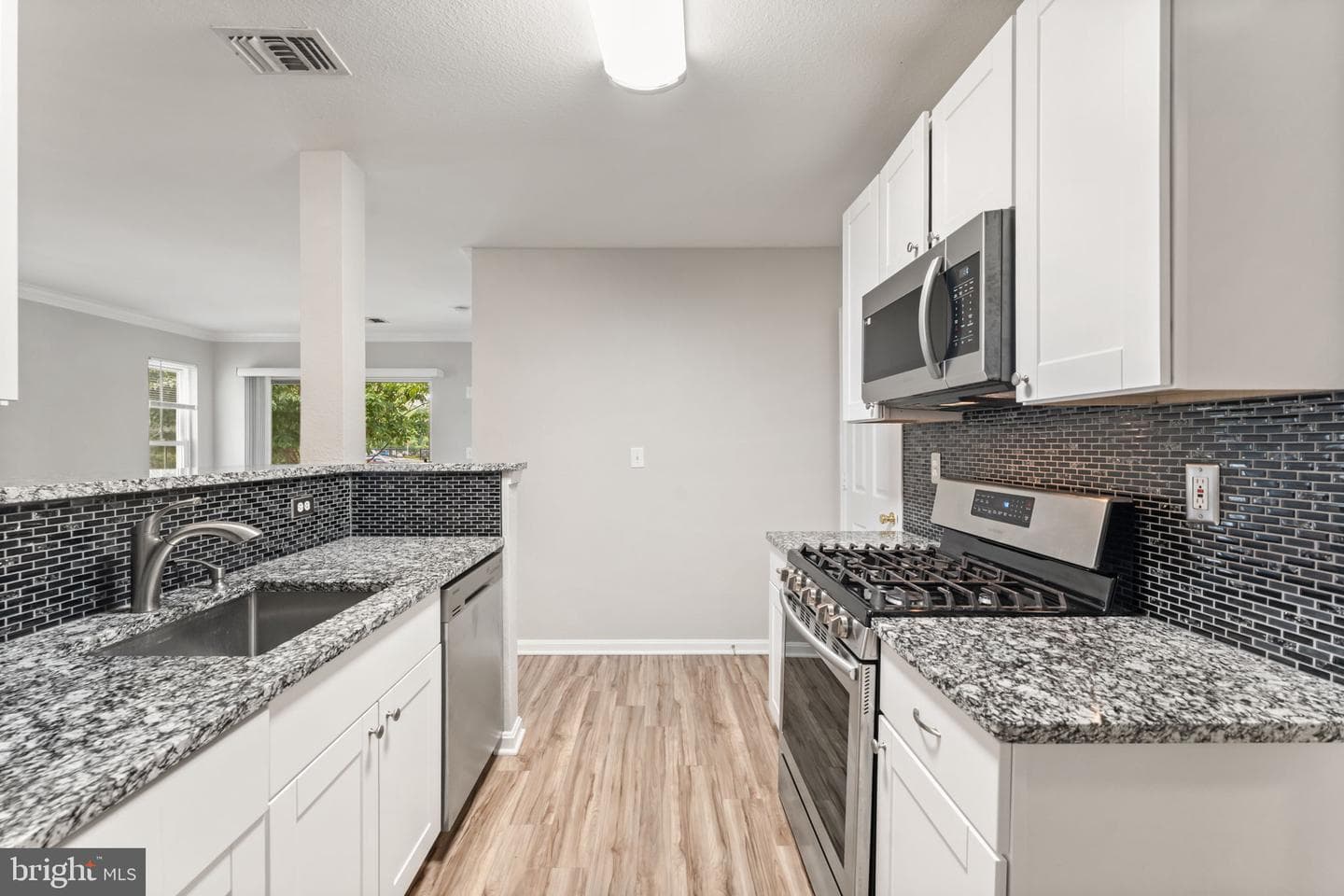 4501 Superior Square #4501 photo 17