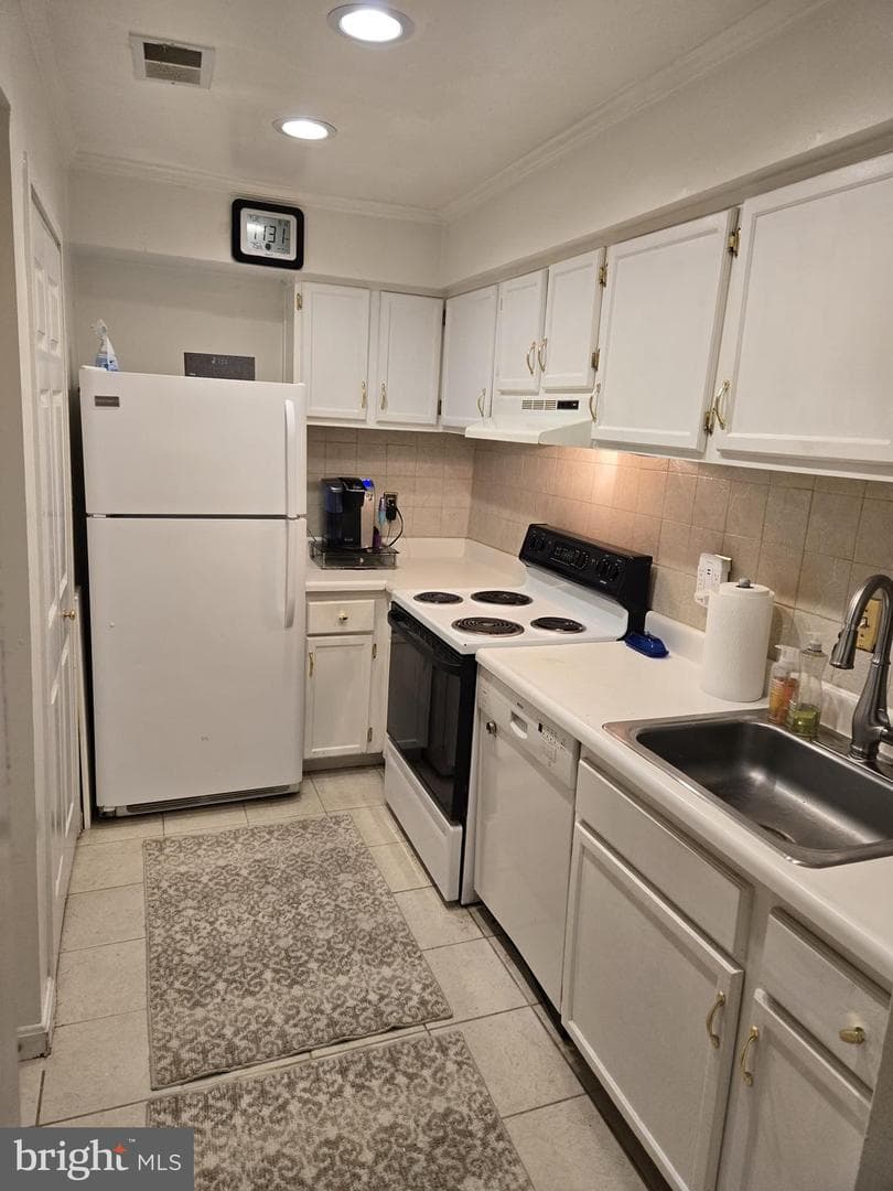 9520 Hagel Circle #04/B photo 5