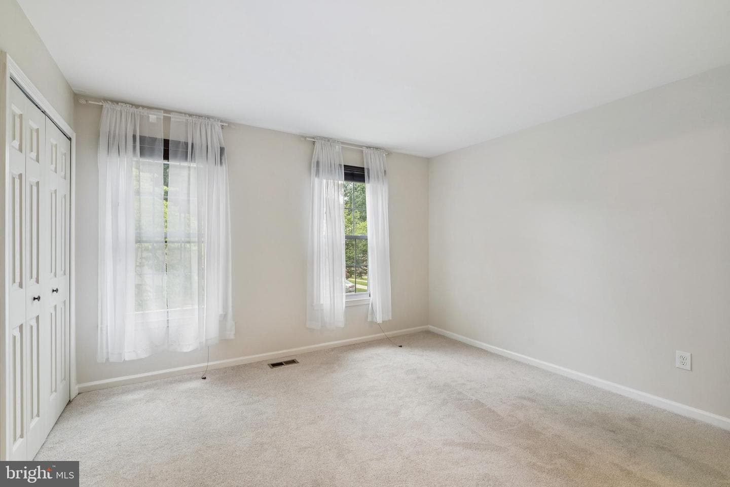 8482 Springfield Oaks Drive photo 12