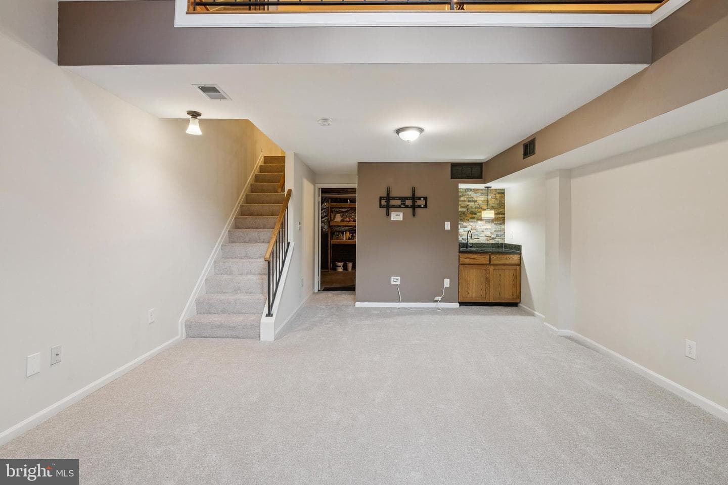 8482 Springfield Oaks Drive photo 23