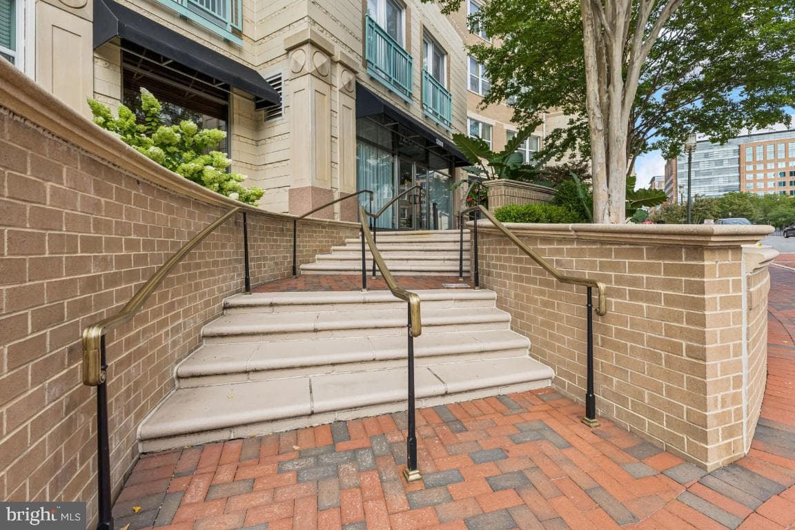 12000 Market Street #152 photo 2