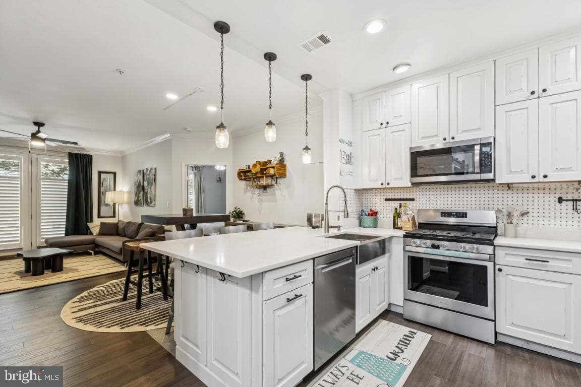 12000 Market Street #152 photo 7