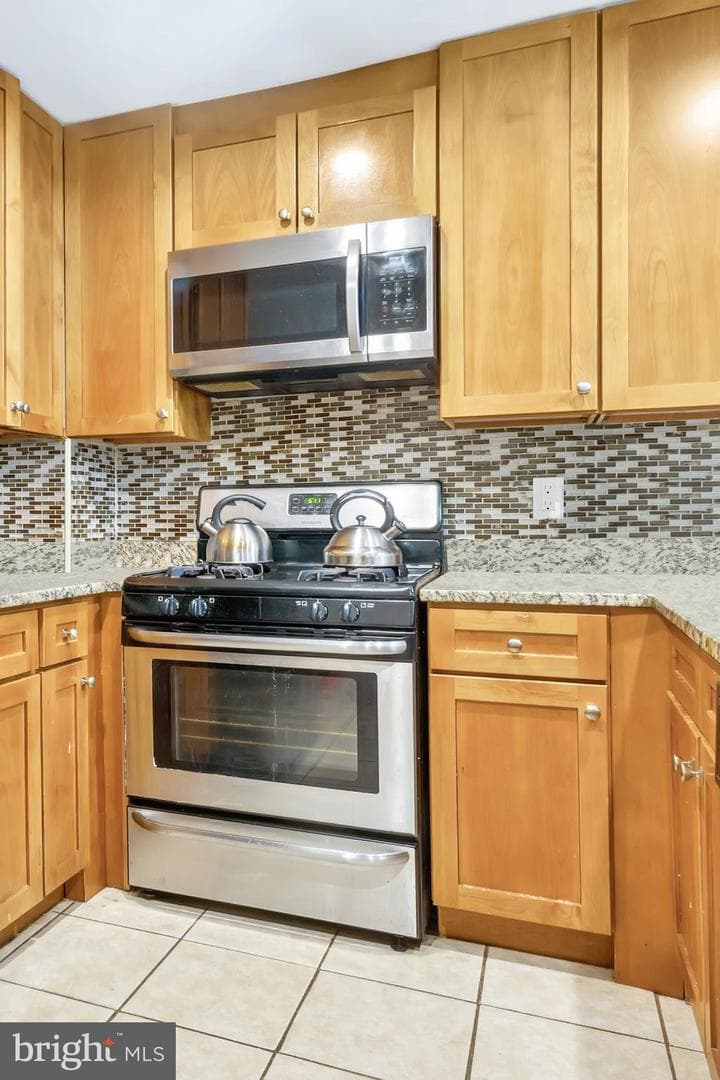 4900 Schuyler Drive photo 3